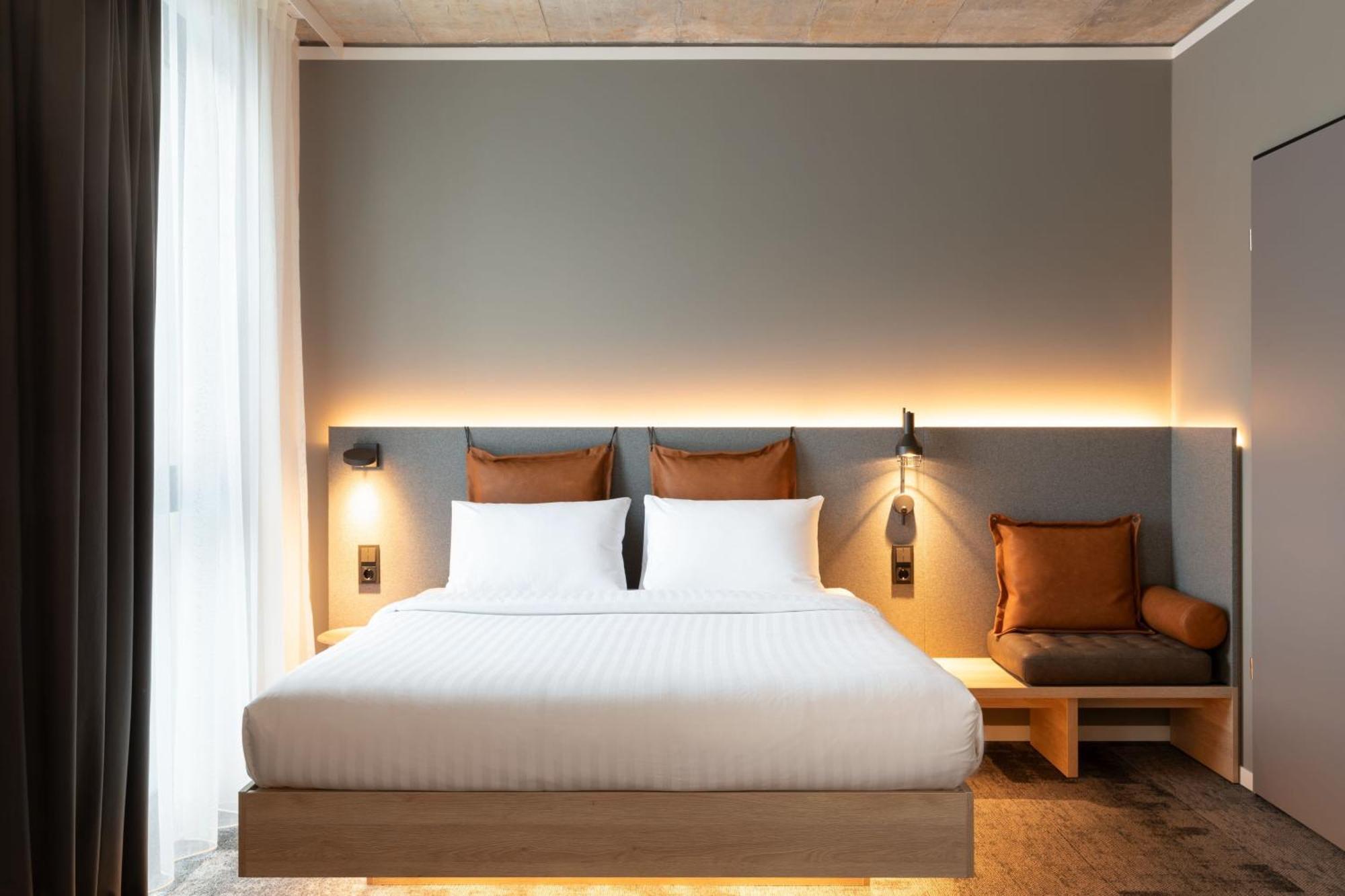 Moxy Outletcity Metzingen Метцинген Экстерьер фото