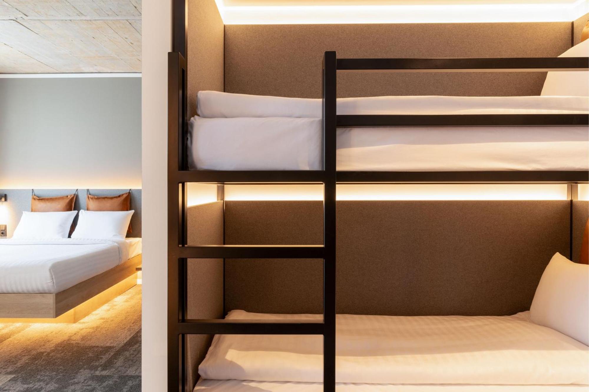 Moxy Outletcity Metzingen Метцинген Экстерьер фото