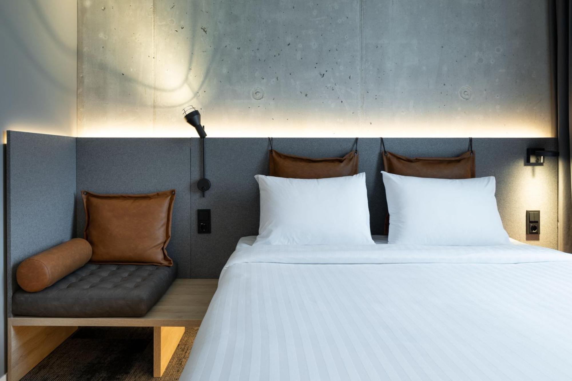 Moxy Outletcity Metzingen Метцинген Экстерьер фото