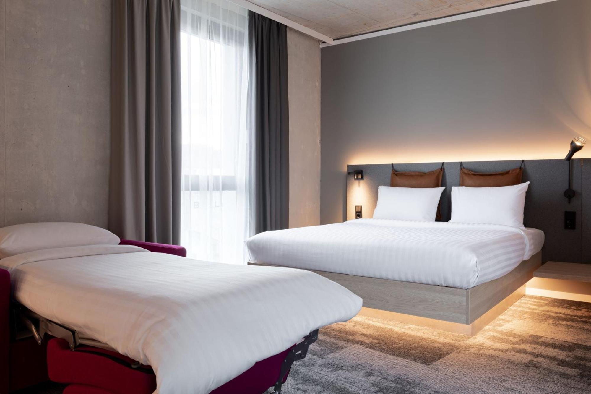 Moxy Outletcity Metzingen Метцинген Экстерьер фото