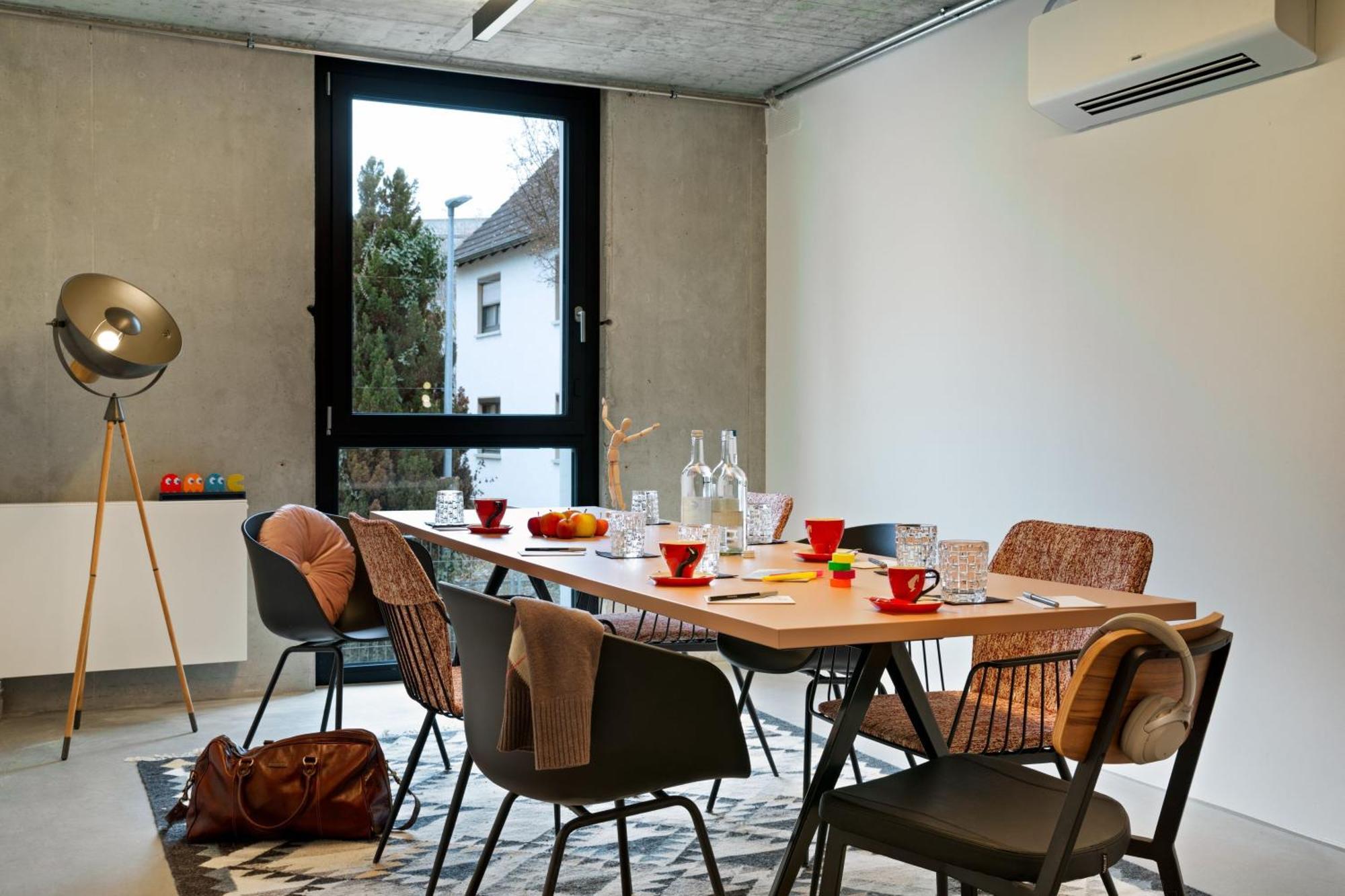 Moxy Outletcity Metzingen Метцинген Экстерьер фото